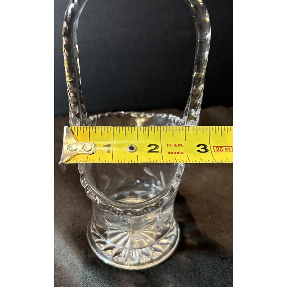 Antique Duncan & Miller Cut Glass Bridal Basket with Detailed  Etched Flowers - Picture 15 of 15
